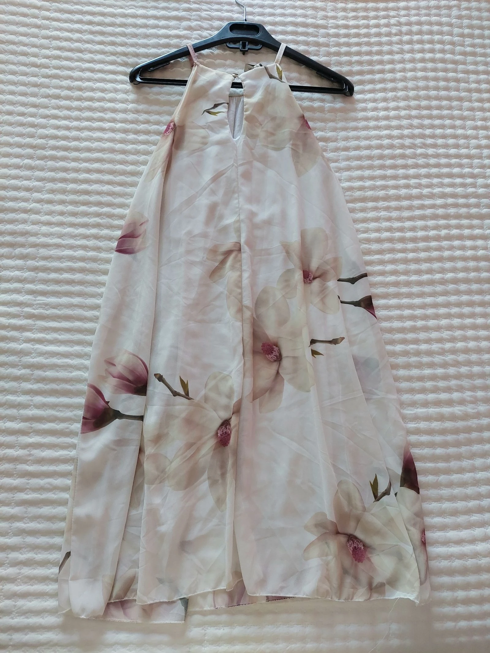 Vestido de verano blanco con flores – photo 4